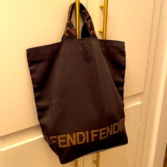 FENDI TOTE 1925 great loved condition with Fendi dust bag. - Picture 3 of 7